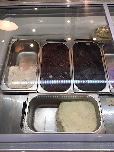 Al Dar Sweets - Hospitality and gastronomy