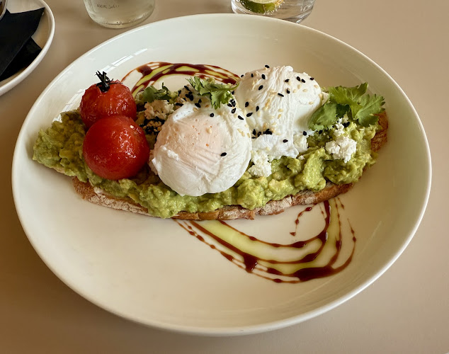 Opinii despre NOWHERE în Abu Dhabi - Hospitality and gastronomy