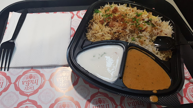 Dubai International Airport, DXB Terminal 3 Metro Station, Food Village - near Gate C12 and C13 - Dubai Int'l Airport - Dubai