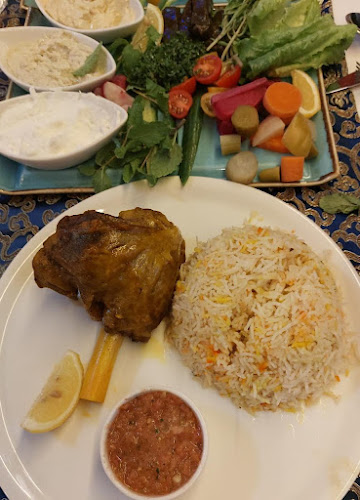 Oasis Pool Lounge - Dubai