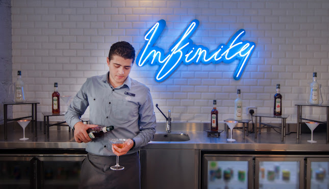 Opinii despre Infinity Pool Juice Bar în Sharjah - Hospitality and gastronomy