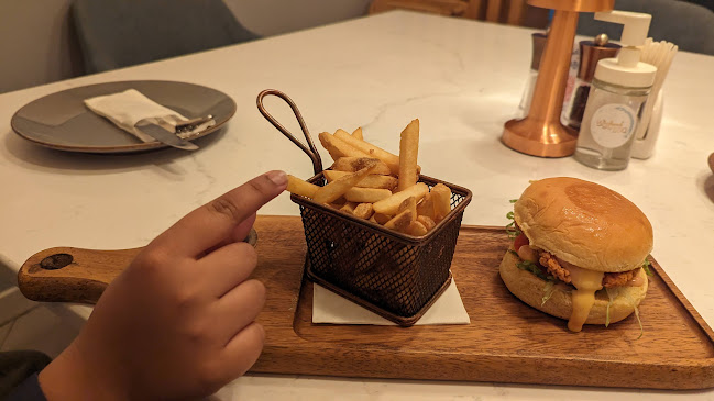 Airport Rd - Al Mushrif - W24 02 - Abu Dhabi