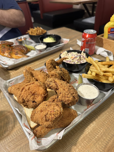 Opinii despre Famous Dave's Bar-B-Que în Abu Dhabi - Hospitality and gastronomy