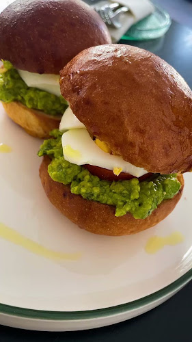 Opinii despre FORM ROASTERY în Abu Dhabi - Hospitality and gastronomy