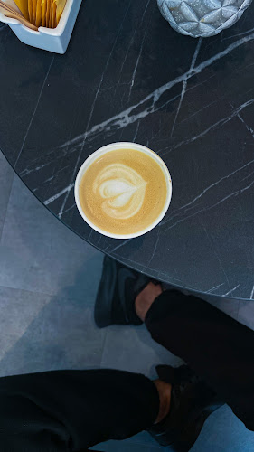 DXBlends Cafe - AMC Branch | دي اكس بليندز كافيه - فرع ايه ام سي - Hospitality and gastronomy