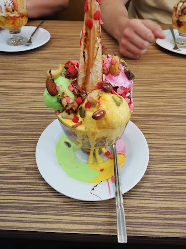 Opinii despre Qasr Al Baik Restaurant în Dubai - Hospitality and gastronomy