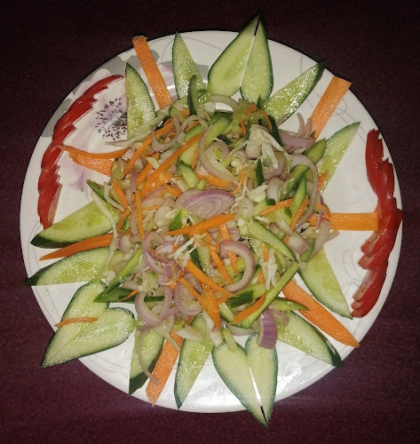 Comentarii opinii despre Aloo Paratha Resturant & Sweets