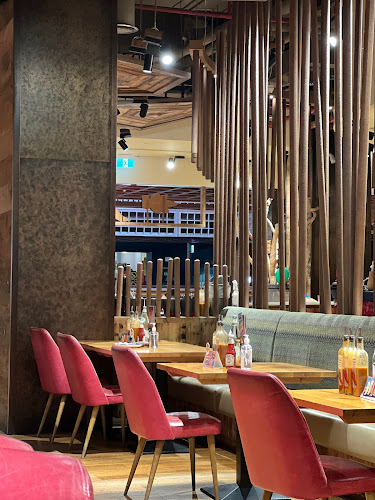 Nando's The Mall - World Trade Center - Hospitality and gastronomy