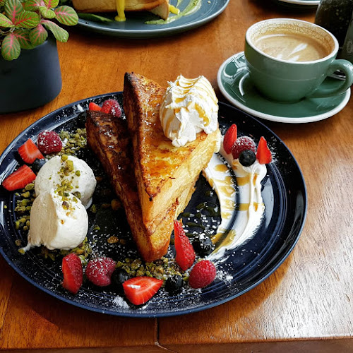 Friends Avenue Cafe JLT - Hospitality and gastronomy