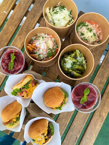 Hunger Roaming Khalifa square