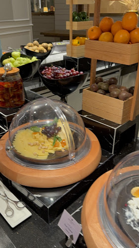 JW Marriott Hotel Marina - 66 Al Marsa St - Dubai Marina - Dubai