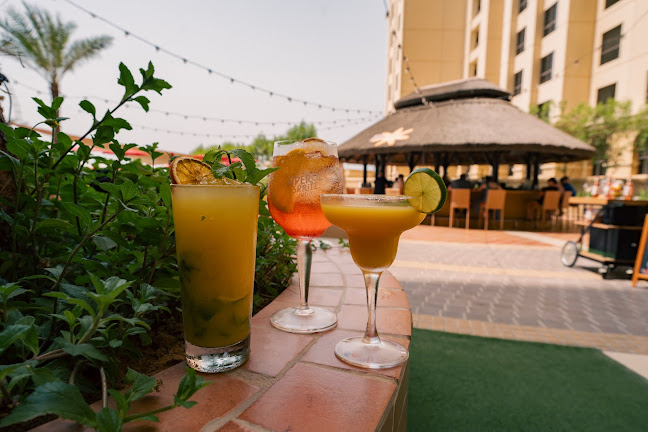 Sundeck Pool Bar - Hospitality and gastronomy