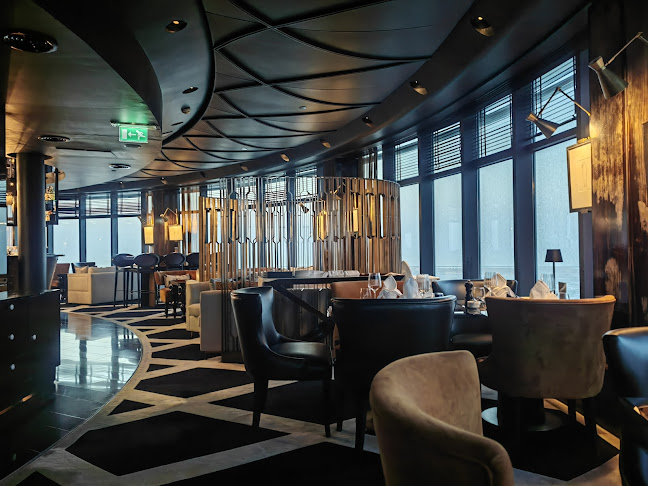 Stratos Revolving Lounge & Bar - Abu Dhabi