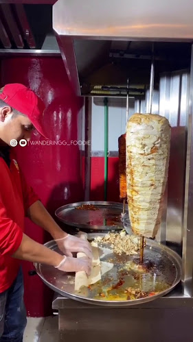 Opinii despre Cafeteria Safari Fresh chicken în Abu Dhabi - Hospitality and gastronomy