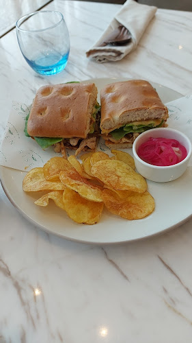 Opinii despre Risen Café and Artisanal Bakery, Dubai Marina în Dubai - Hospitality and gastronomy