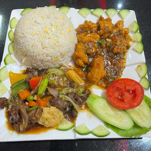 Golden Fork Muweilah Commercial , Sharjah - Hospitality and gastronomy