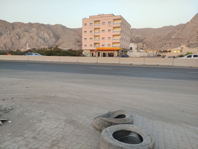 Opinii despre Red Chilli Cafeteria and Restaurant în Ras Al-Khaimah - Hospitality and gastronomy