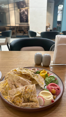 Made Cafe & Eatery - Hospitality and gastronomy