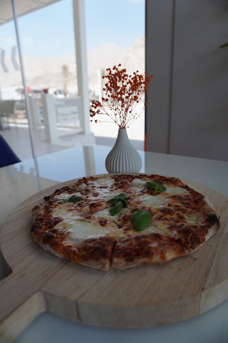 Comentarii opinii despre Hybrid Cafe