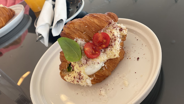 Hint Cafe - Hospitality and gastronomy