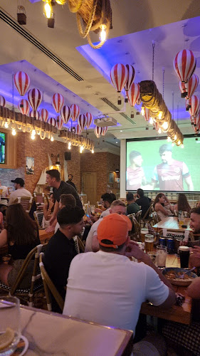 Montgomerie Golf Academy, Al Thanayah Fourth - 10 7th St - Emirates Hills - Dubai