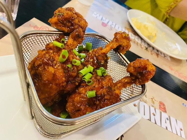 Opinii despre Parking - Notebook Restaurant - Sharjah în Sharjah - Hospitality and gastronomy