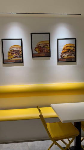Opinii despre Comeback Burger în Abu Dhabi - Hospitality and gastronomy