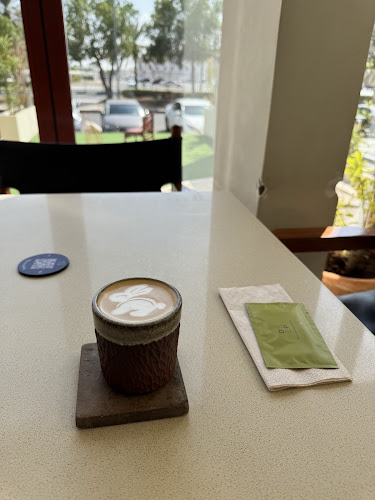 ديب - محمصة وكافيه | DEEP - Roastery & Cafe - Abu Dhabi