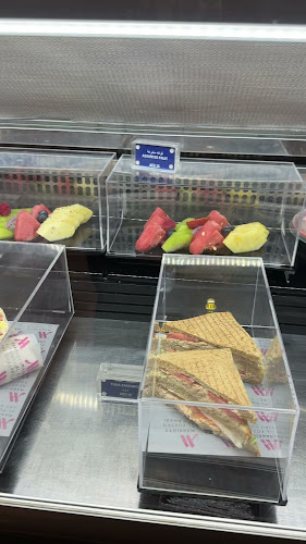 Opinii despre The Lobby Lounge în Abu Dhabi - Hospitality and gastronomy