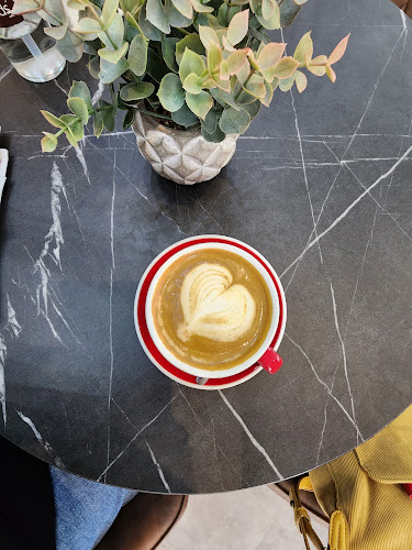 DXBlends Cafe - AMC Branch | دي اكس بليندز كافيه - فرع ايه ام سي - Dubai