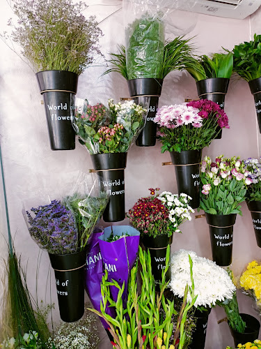 Loret Flowers & gifts لوريت للزهور والهدايا العين