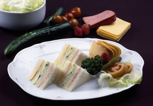 Opinii despre Fawael Cafeteria în Abu Dhabi - Hospitality and gastronomy