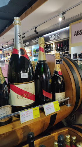 Gray Mackenzie & Partners (GMP) - World Trade Center - Hospitality and gastronomy