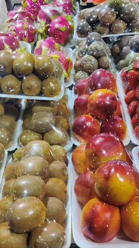 Opinii despre Fruits And Vegetable market , Ras al khor - Dubai în Dubai - Hospitality and gastronomy