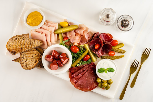 اليت رويال لاونج - Hospitality and gastronomy