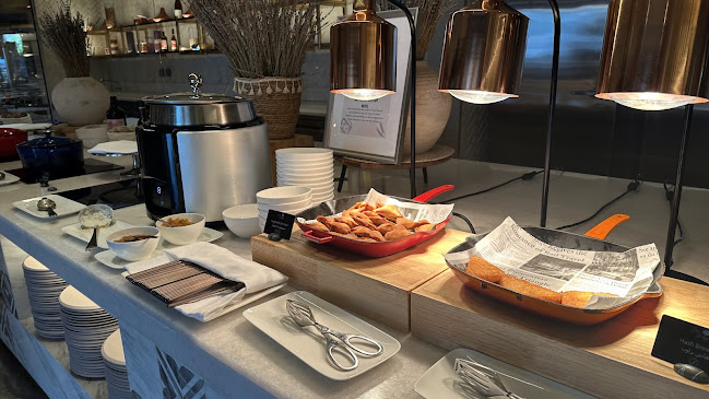 Sea Breeze Anantara Restaurant - Hospitality and gastronomy