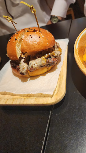 323 Al Wasl Rd - Jumeirah - Jumeirah 1 - Dubai