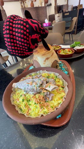 Opinii despre Fakharah w Nar în Abu Dhabi - Hospitality and gastronomy