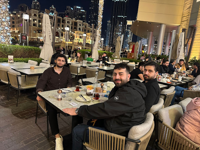 Dubai Mall-Lower Ground-Waterfall - Dubai