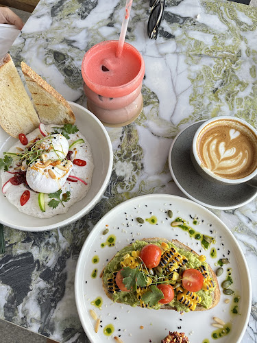 The bench - Abu Dhabi