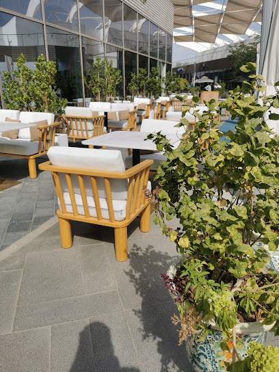 Table Otto Al Jimi Mall