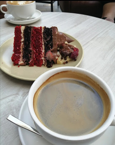 Comentarii opinii despre Bloomsbury's Boutique Cafe & Artisan Bakery