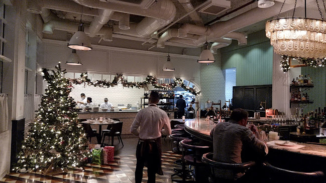 The MAINE Street Eatery Restaurant, Studio City