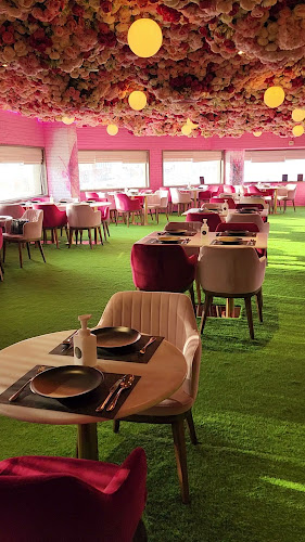 Opinii despre Wood House Restaurant Ajman în Ajman - Hospitality and gastronomy