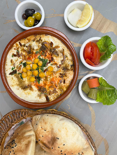 Comentarii opinii despre Bait Alqamar Restaurant