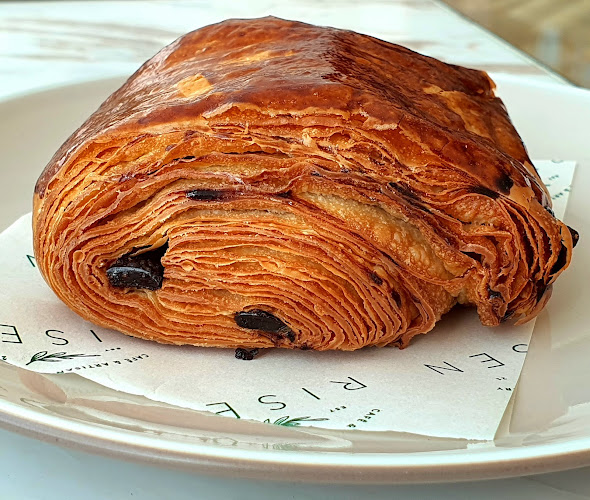 Opinii despre Risen Café and Artisanal Bakery, Dubai Marina în Dubai - Hospitality and gastronomy