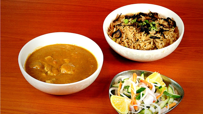 Wasl Ruby R1002 - 7B St - Al Karama - Dubai