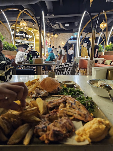 Comentarii opinii despre Beirut Gate Lebanese Restaurant بوابة بيروت