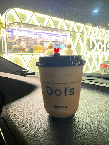 Comentarii opinii despre Dots cafe - Alshamkha branch