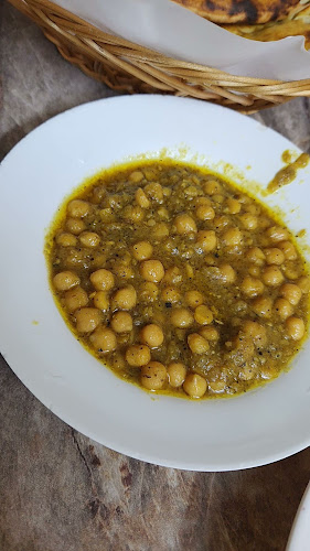 Mann O Salwa - Abu Dhabi